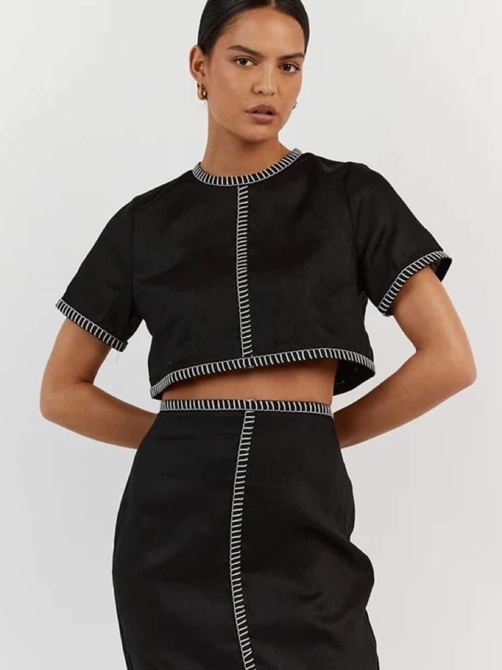 Magaschoni NWT Black Contrast-Stitch Cropped Top Sz L
